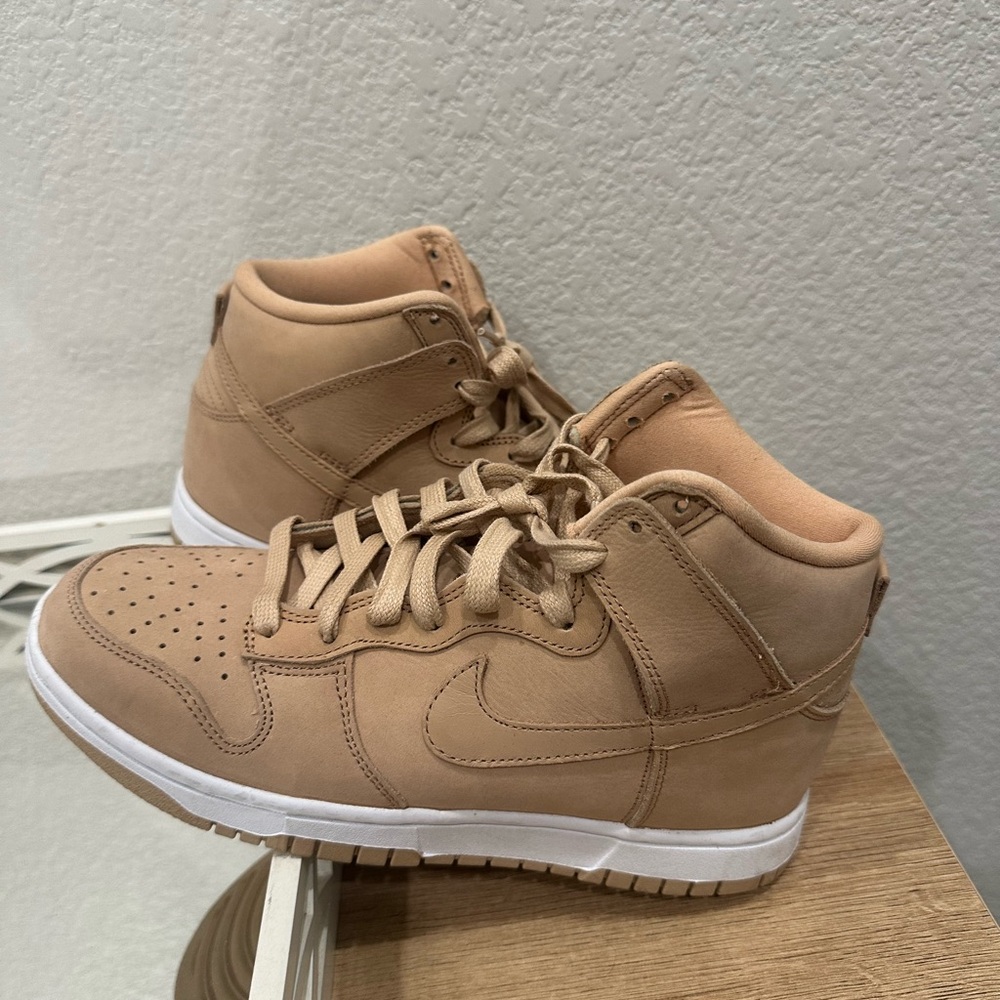 Nike Tan and White Leather Sneakers